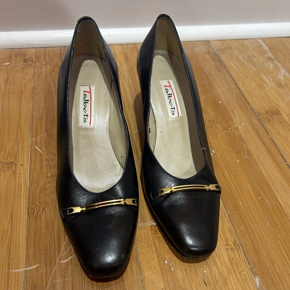 Elegant Preloved Talbot's Women's Low Pump Shoes - Black, Size 6.5